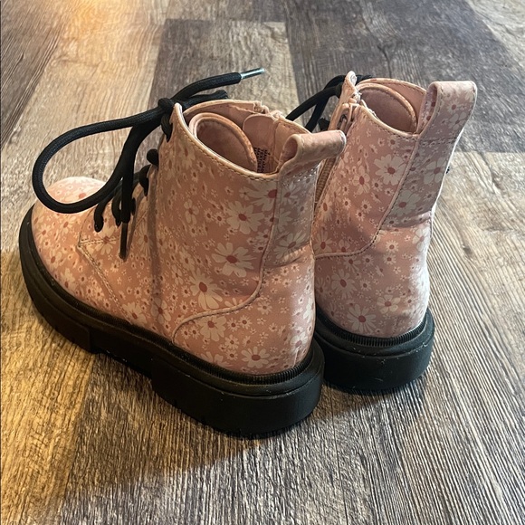 Art Class Girls Floral Pink Lace-Up Boots With Inside Zipper - Picture 4 of 5